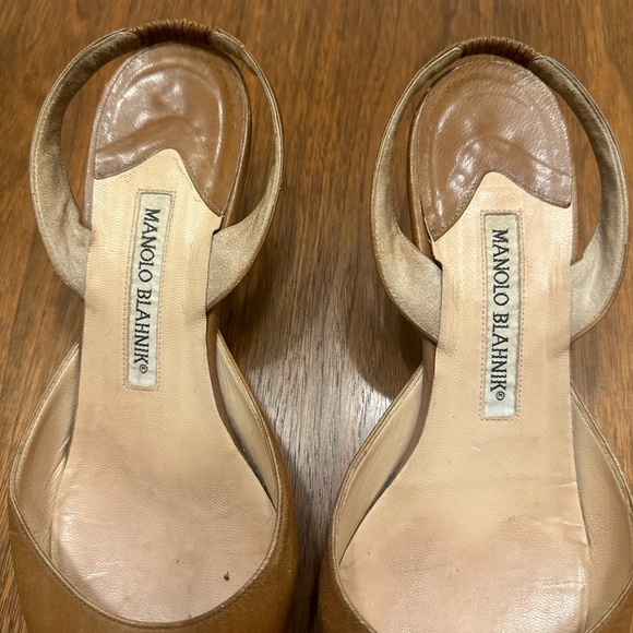 Manolo Blahnik Tan Leather Heels - Picture 2 of 10